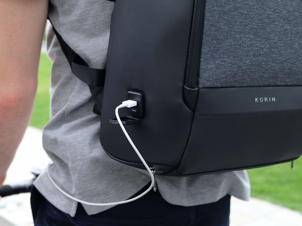 Водостойкий антикражный рюкзак FlexPackPro для ноутбука 15.6", серый/черный — изображение 17