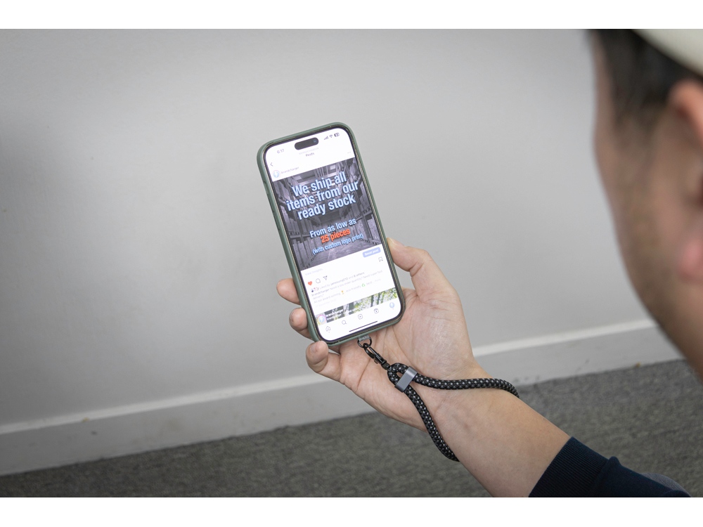 Ремешок-держатель для телефона с зарядным кабелем USB-C - USB-C «Lany Wristband Charge Eco», серый — изображение 22